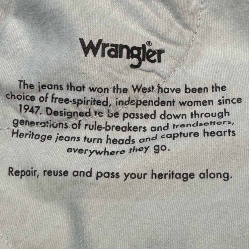 WRANGLER Wanderer 622 Jeans size 26 High Rise Flare 30” Inseam Bell Bottoms - Picture 13 of 13
